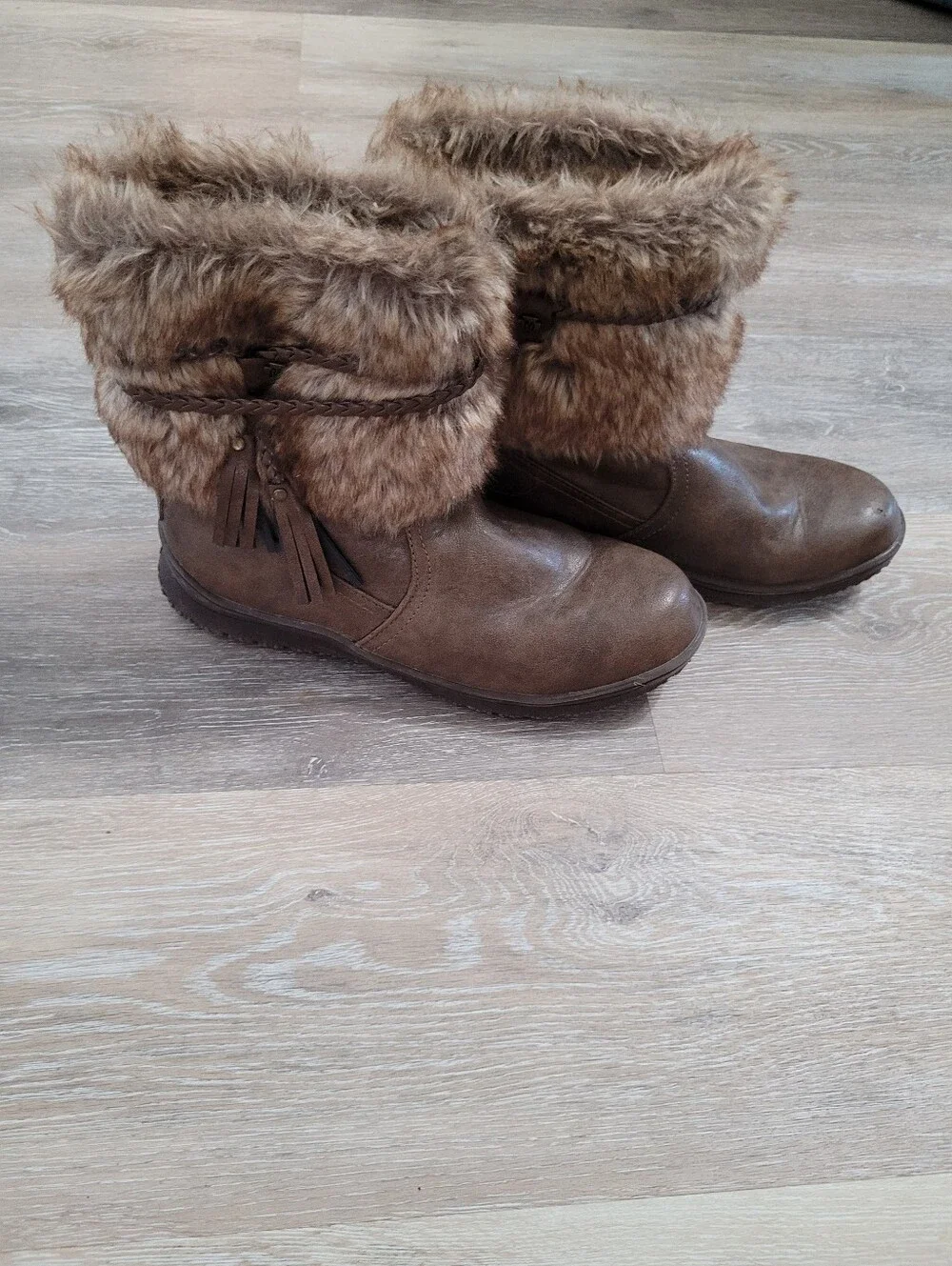Minnetonka Women's Everett Faux Fur Cuff Boots Size 9 Brown Winter Snow Boot